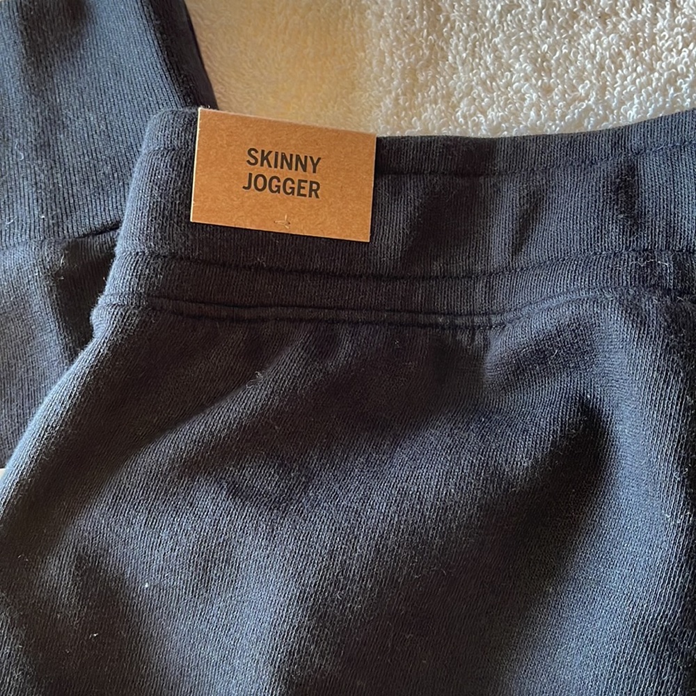 Skinny black jogger - Picture 11 of 11